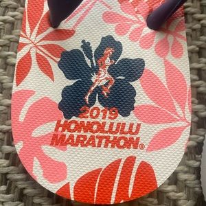 Descente Slippas Honolulu Marathon 2019